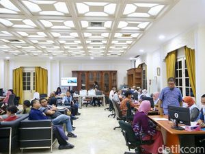 Istana Wakil Presiden Gibran Diserbu Warga untuk Lapor Mas Wapres