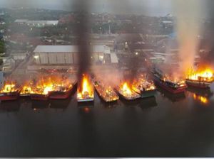 Daftar 12 Kapal yang Terbakar di Pelabuhan Pekalongan Daftar 12 Kapal yang Terbakar di Pelabuhan Pekalongan