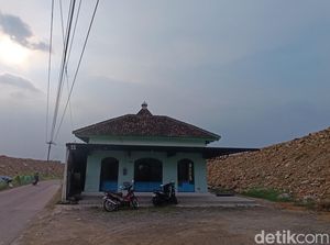 Masjid Tlogoadi Sleman Masih Berdiri Kokoh di Tengah Proyek Tol Masjid Tlogoadi Sleman Masih Berdiri Kokoh di Tengah Proyek Tol