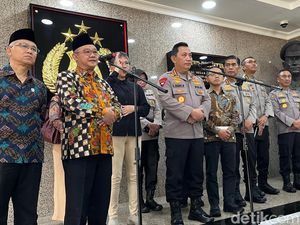 Tentang Hadirnya UU Perlindungan Guru, Kemendikdasmen: Sudah Masuk Prolegnas DPR Tentang Hadirnya UU Perlindungan Guru, Kemendikdasmen: Sudah Masuk Prolegnas DPR