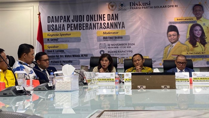 Menkomdigi Meutya dalam diskusi pemberantasan judi online yang diadakan oleh Fraksi Golkar dewan perwakilan rakyat RI (Dwi/detikcom) Menkomdigi Meutya dalam diskusi pemberantasan judi online yang diadakan oleh Fraksi Golkar dewan perwakilan rakyat RI (Dwi/detikcom)