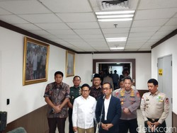 Prabowo Perintahkan Pusat Hadir Selamatkan Warga Terdampak Erupsi Lewotobi