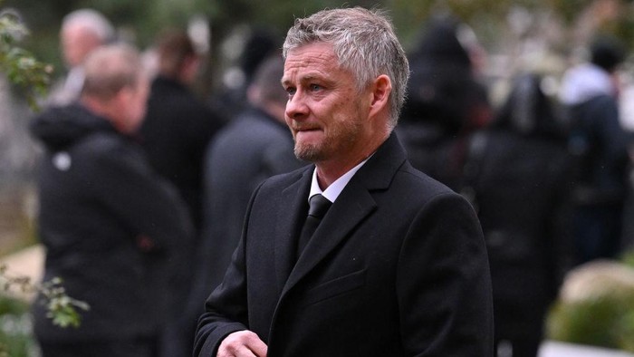 MANCHESTER, ENGLAND - NOVEMBER 13: Former Manchester United player Ole Gunnar Solskjaer attends the funeral of Sir Bobby Charlton at Manchester Cathedral on November 13, 2023 in Manchester, England. Sir Robert Charlton, born 11th October 1937 in Ashington, Northumberland, is considered to be one of the greatest footballers of all time. He played most of his career football for Manchester United as a midfielder/centre-forward, after surviving the Munich air crash that killed 23 people including eight of his teammates. He was a member of Englands winning 1966 FIFA World Cup team also winning the Ballon DOr the same year. Sir Bobby died on October 21, aged 86. (Photo by Anthony Devlin/Getty Images)