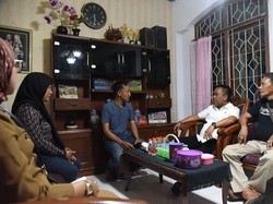 Pj Bupati Sidoarjo Jenguk Pekerja yang Tertipu Jadi Admin Judol di Kamboja