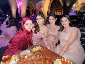 Potret Makan-makan Seru Chika Jessica Bareng Teman Artis