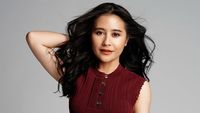 Potret Prilly Latuconsina Pamer Perut Langsing