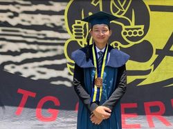 Cerita Rakha Jadi Lulusan Termuda ITB di Usia 19 Tahun, Mau Tahu Tipsnya? Cerita Rakha Jadi Lulusan Termuda ITB di Usia 19 Tahun, Mau Tahu Tipsnya?