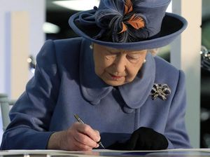 Terungkap Kalimat Terakhir di Buku Diary Ratu Elizabeth II Sebelum Wafat Terungkap Kalimat Terakhir di Buku Diary Ratu Elizabeth II Sebelum Wafat