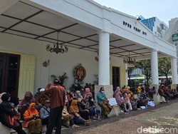 Massa UMKM Geruduk DPRD DIY, Sambat Jaminan Aset Tiba-tiba Dilelang Bank