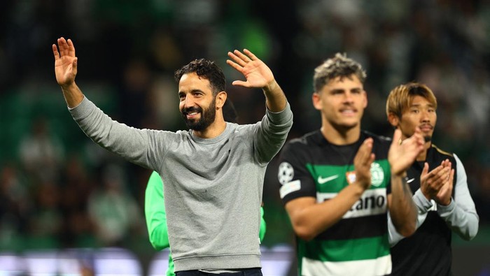 Soccer Football - Champions League - Sporting CP v Manchester City - Estadio Jose Alvalade, Lisbon, Portugal - November 5, 2024 Sporting CP coach Ruben Amorim celebrates after the match Action Images via Reuters/Andrew Boyers