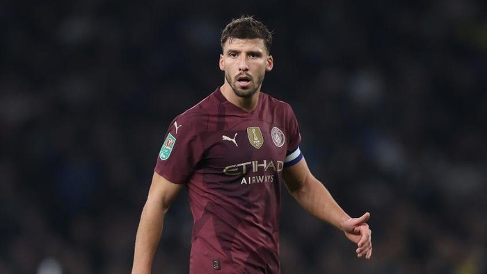 LONDON, ENGLAND - OCTOBER 30: Ruben Dias of Manchester City during the Carabao Cup Fourth Round match between Tottenham Hotspur and Manchester City  at Tottenham Hotspur Stadium on October 30, 2024 in London, England. (Photo by Crystal Pix/MB Media/Getty Images)