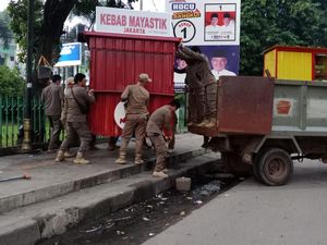 Ganggu Lalu Lintas, Pemkot Palembang Tertibkan PKL di Jalan Ahmad Yani