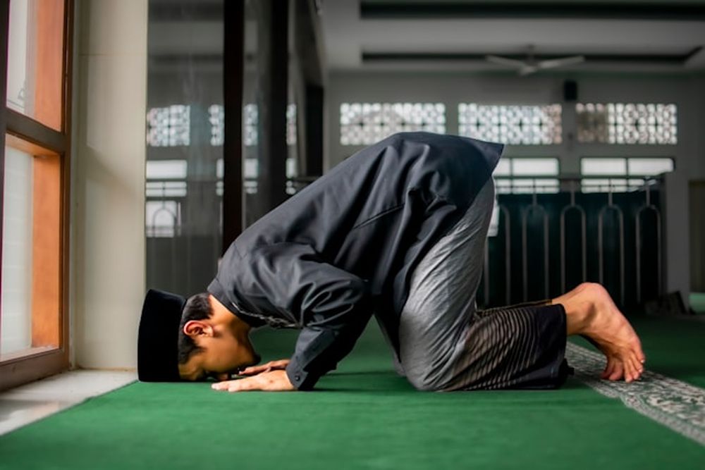 10 Pembatal Sholat: Panduan Penting Agar Ibadah Muslim Tetap Sah