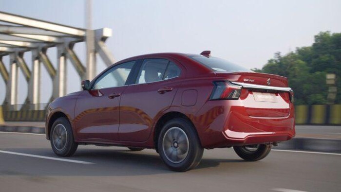 Suzuki Dzire baru. Suzuki Dzire baru.