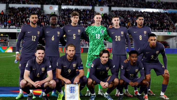 Soccer Football - UEFA Nations League - Group F - Finland v England - Helsinki Olympic Stadium, Helsinki, Finland - October 13, 2024 England players pose for a team group photo before the match Action Images via Reuters/Lee Smith