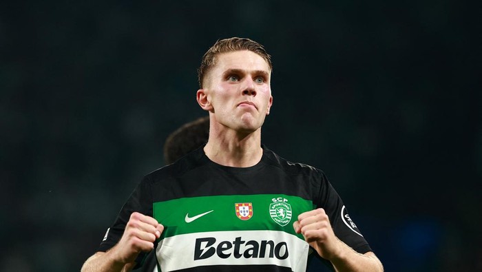 Soccer Football - Champions League - Sporting CP v Manchester City - Estadio Jose Alvalade, Lisbon, Portugal - November 5, 2024 Sporting CPs Viktor Gyokeres celebrates scoring their third goal REUTERS/Pedro Nunes