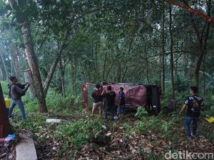 Kronologi 2 Mobil Terjun ke Jurang di Jalur Ekstrem Kota Batu-Mojokerto Kronologi 2 Mobil Terjun ke Jurang di Jalur Ekstrem Kota Batu-Mojokerto