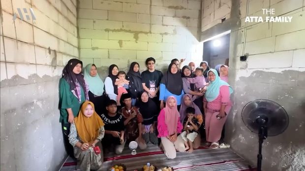 Atta Halilintar dan Keluarga Suster Neni Atta Halilintar dan Keluarga Suster Neni