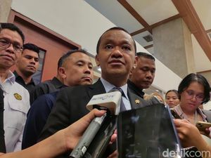 3 Pernyataan Bahlil Usai Dengar Kabar Kelulusan Doktor Ditangguhkan UI 3 Pernyataan Bahlil Usai Dengar Kabar Kelulusan Doktor Ditangguhkan UI