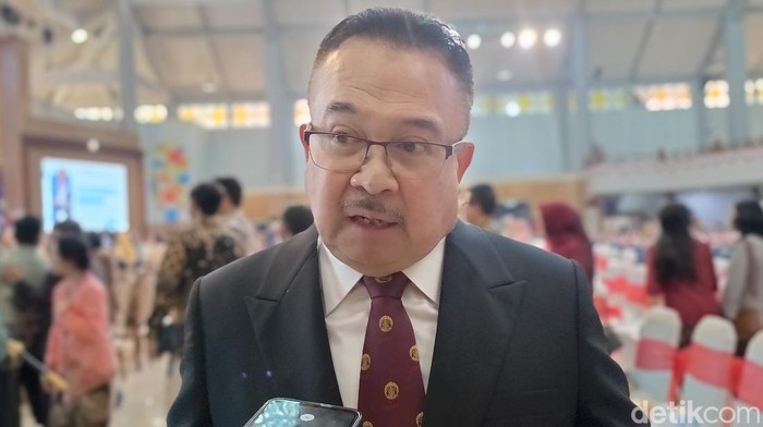 Ekonom UI Renald Kasali ketika dijumpai di Kampus Unnes Semarang, Rabu (13/11/2024). Ekonom UI Renald Kasali ketika dijumpai di Kampus Unnes Semarang, Rabu (13/11/2024).