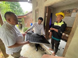 Sambangi PLTS, Emil Dardak Dukung Energi Terbarukan di Banyuwangi