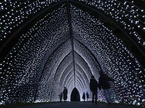 Gemerlap Cahaya Natal di Kew Gardens London Gemerlap Cahaya Natal di Kew Gardens London