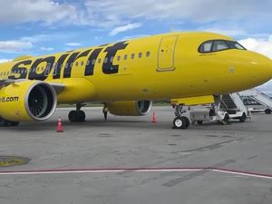 Video: Pesawat Penumpang Ini Ditembaki Gangster saat Coba Mendarat di Haiti Video: Pesawat Penumpang Ini Ditembaki Gangster saat Coba Mendarat di Haiti