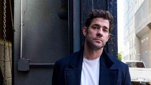 Foto: Aktor John Krasinski Dinobatkan sebagai Pria Terseksi 2024