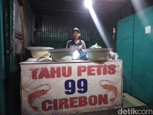 Cerita Kariri Puluhan Tahun Jualan Tahu Petis 99 Cirebon Cerita Kariri Puluhan Tahun Jualan Tahu Petis 99 Cirebon