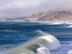 Mimpi Melihat Ombak Besar di Laut Artinya Apa? Ini Tafsirnya