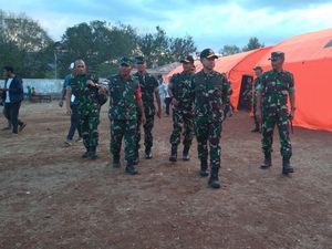 Panglima TNI Tinjau Lokasi Terdampak Erupsi Gunung Lewotobi Laki-Laki di NTT