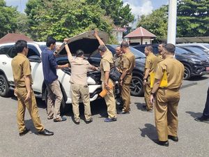 Pj Bupati OKU Minta Sekwan DPRD Cari Kendaraan Dinas Gaib Pemkab Pj Bupati OKU Minta Sekwan DPRD Cari Kendaraan Dinas Gaib Pemkab