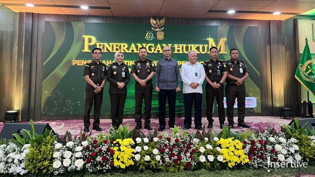 Intimate lunch bertema Penerangan Hukum Pencegahan Tindak Pidana Pencucian Uang di Kejagung RI, Jakarta Selatan, Selasa (12/11).