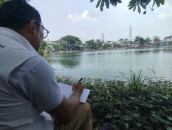 RK Mau Sulap Lahan Kosong di Tanah Merah Jadi Taman, Langsung Bikin Sketsanya