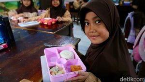 Saat Siswa SD Mulai Membiasakan Makan Bergizi Gratis