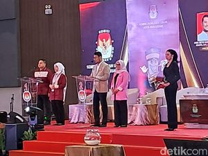Seto-Rezki Paparkan Program 100 Hari Kerja Jika Terpilih di Pilkada Makassar Seto-Rezki Paparkan Program 100 Hari Kerja Jika Terpilih di Pilkada Makassar