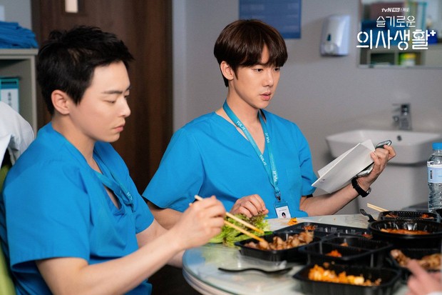 Yoo Yeon Seok di drama Korea Hospital Playlist (2020)/Foto: tvN