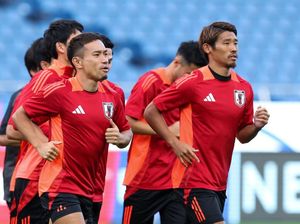 Di Jakarta, Bek Timnas Jepang Serasa Jadi Artis Hollywood