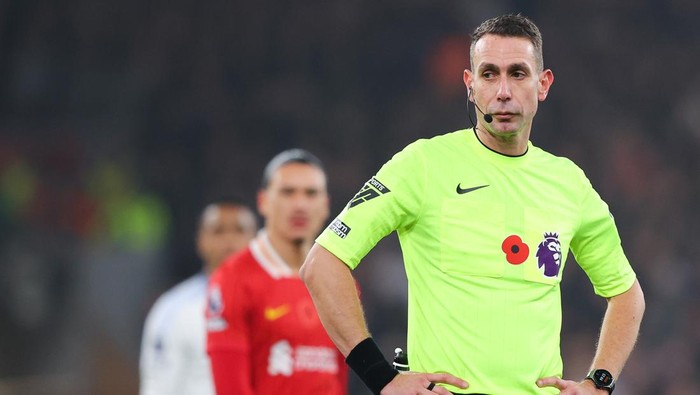 David Coote LIVERPOOL, ENGLAND - NOVEMBER 09: Referee David Coote during the Premier League match between Liverpool FC and Aston Villa FC at Anfield on November 09, 2024 in Liverpool, England. (Photo by James Gill - Danehouse/Getty Images)