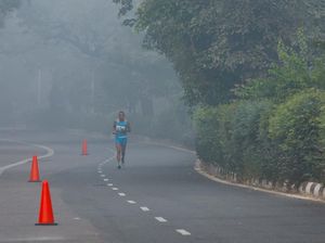 Duh! Lomba Marathon Digelar Saat Polusi Udara Parah di New Delhi Duh! Lomba Marathon Digelar Saat Polusi Udara Parah di New Delhi