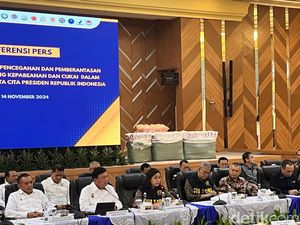 Menko Polkam Ungkap Nilai Fantastis Penyelundupan ke RI, Tembus Rp 216 T Menko Polkam Ungkap Nilai Fantastis Penyelundupan ke RI, Tembus Rp 216 T