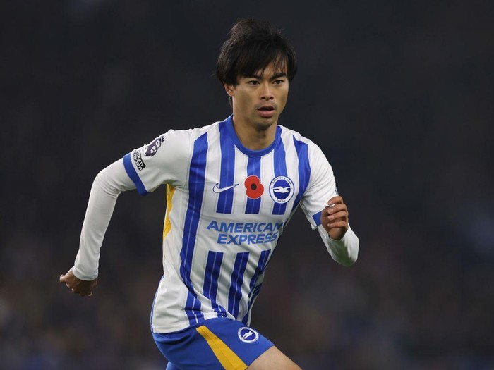BRIGHTON, ENGLAND - NOVEMBER 9: Kaoru Mitoma of Brighton & Hove Albion during the Premier League match between Brighton & Hove Albion FC and Manchester City FC at Amex Stadium on November 9, 2024 in Brighton, England. (Photo by Crystal Pix/MB Media/Getty Images)