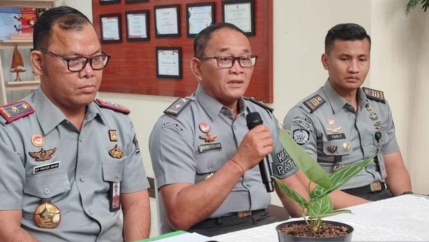 Kepala Divisi Pemasyarakatan Kanwil Kemenkumham DKI Jakarta Tonny Nainggolan saat jumpa pers di Lapas Kelas I Cipinang, Jakarta Timur, Senin (1/7/2024). ANTARA/Syaiful Hakim