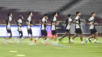 Latihan resmi tersebut merupakan persiapan Timnas Indonesia melawan Timnas Jepang dalam laga Grup C Babak Ketiga Kualifikasi Piala Dunia 2026 pada Jumat (15/11).  