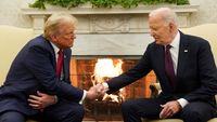 Momen Biden dan Trump Bertemu di Gedung Putih