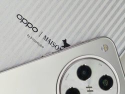 Nicholas Saputra Bocorkan Kolaborasi OPPO X Maison Kitsune: Ada yang Seru