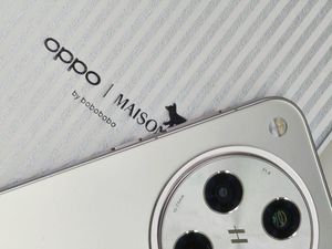 Nicholas Saputra Bocorkan Kolaborasi OPPO X Maison Kitsune: Ada yang Seru Nicholas Saputra Bocorkan Kolaborasi OPPO X Maison Kitsune: Ada yang Seru