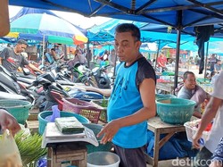 Cerita Pedagang Saat Cabainya Dibeli Wapres Gibran di Pasar Tramo Maros