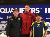 Video: Tingkah Lucu STY Sampai Jinjit saat Berfoto dengan Jay Idzes