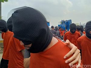 Super Ketat! Potret Pemindahan 88 Napi Berbahaya ke Lapas Nusakambangan